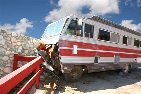 10 Worst Towing Rv Accidents You Need To Avoid Tiny Living