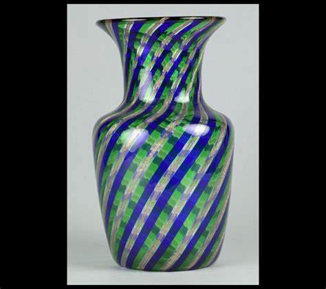 Fine Italian Hand Blown Art Glass Vase With Ribbon Designs