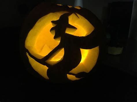 How To Carve A Witchy Pumpkin For Halloween Shenanigans Entertainment