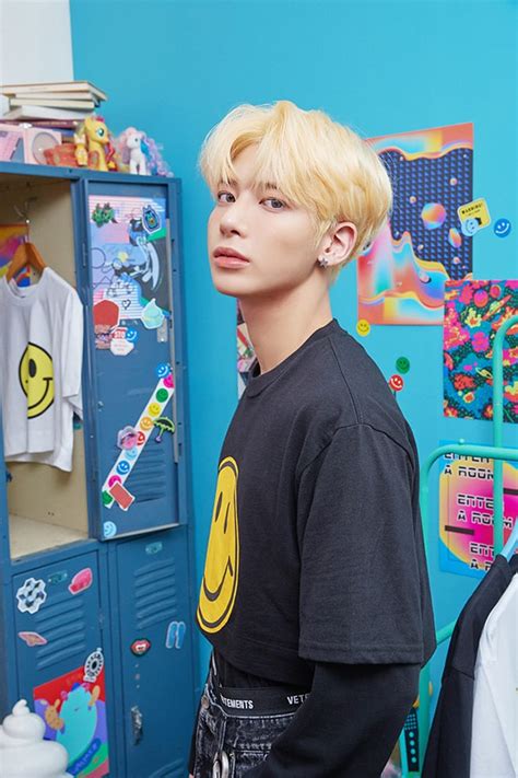 Foto & txt updated their cover photo. TXT Tampilkan Foto Konsep "R" untuk "minisode1: Blue Hour" - KoreanIndo