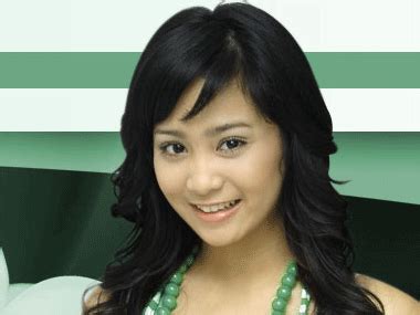 Bunga zainal is an actress and producer, known for dancing in the rain (2018), the perfect husband (2018) and di bawah umur (2020). Foto Dan Biodata Bunga Zainal Terlengkap Terbaru | Foto ...