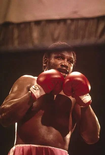 Joe Frazier Before Fight Vs Joe Bugner At Earls Court Arena 1973 Old Photo 598 Picclick
