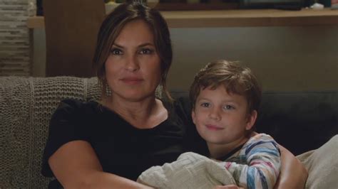 Law And Order Svu Mariska Hargitay S Jokes Got Ryan Buggle Through Tough Scenes