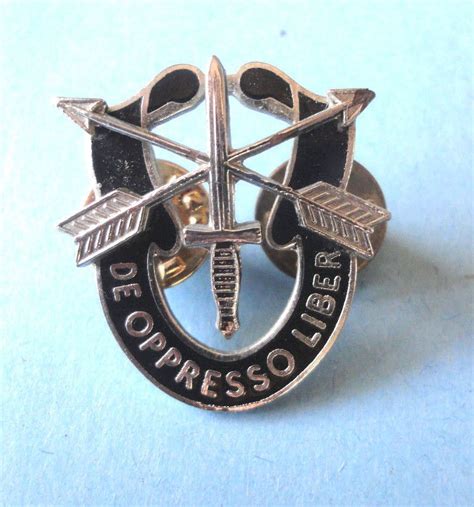 Us Army Special Forces De Oppresso Liber Crest Hat Pin Us Army Green