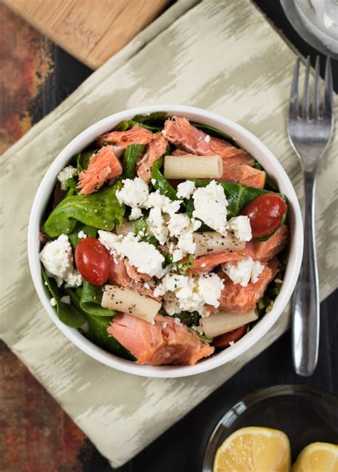 234 kcal, 21g protein, 6g carbs, 12g fat per serve. Simple Smoked Salmon Salad - Horizon Personal Training ...