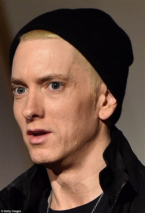 Archivio Le Droghe Hanno Rovinato Il Volto Di Eminem Foto Archivio