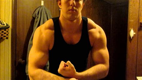 Flexing Arms 184lbs 17 Inch Arms When Pumped Youtube