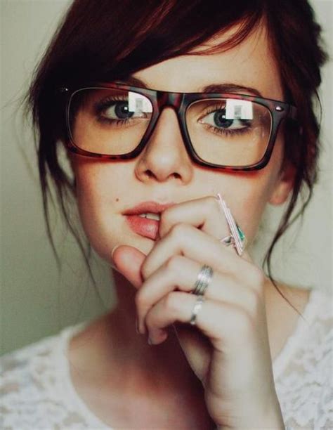 A Few Hot Girls Who Make Glasses Look Sexy Pics Izismile