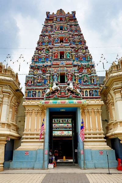 Sri mahamariamman temple is the oldest hindu temple in kuala lumpur. Sri Mahamariamman Hindu Temple in Kuala Lumpur #10283604 ...