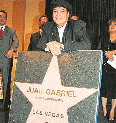 Juan Gabriel Muere Y Se Lleva Amor Eterno Alberto Aguilera Valadez Hollywood Walk Of Fame Star
