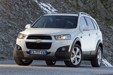 New Chevrolet Captiva 2016 24l Lt Fwd Photos Prices And Specs In