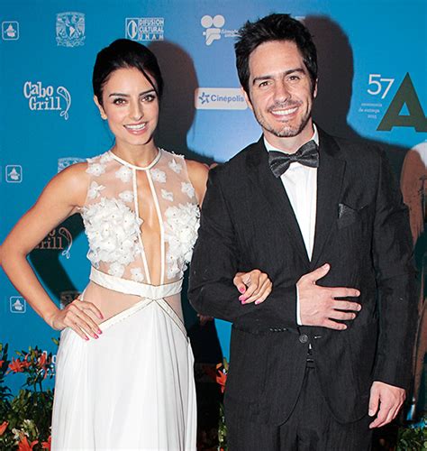 En una historia, ochmann apareció con paulina burrola, una modelo y presentadora de televisión sonorense, de quien no se tienen muchos datos, pero participó en el. Mauricio Ochmann Married to his Longterm Girlfriend ...