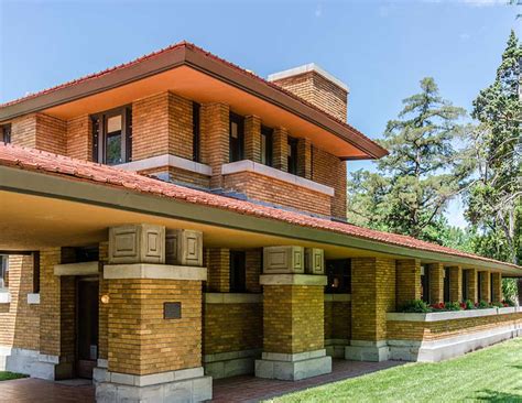 30 Iconic Frank Lloyd Wright Designs In America