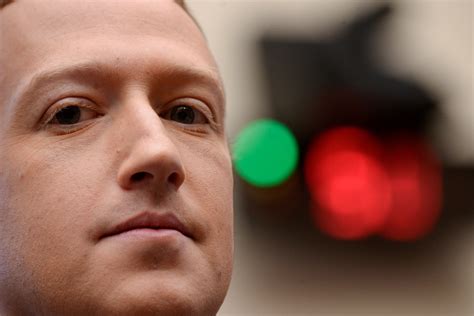 Zuckerberg Pierde 5 900 Millones De Dólares En Las Horas Previas A La Caída De Whatsapp