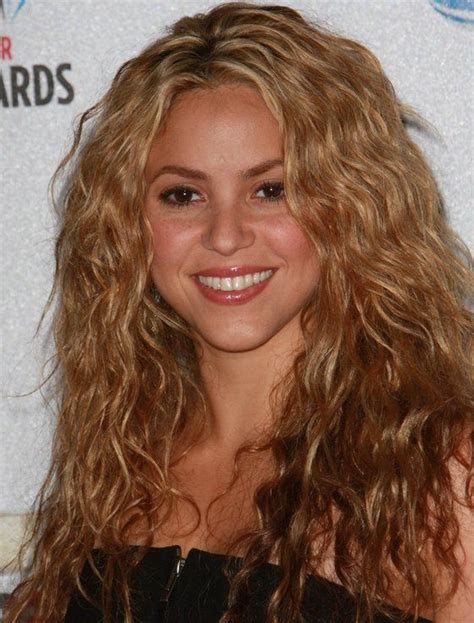 Pictures Celebrities With Curly Hair Shakira Curly Hair Hair
