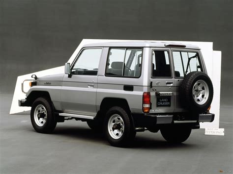 Toyota Land Cruiser (BJ71V) 1985–90 photos (2048x1536)