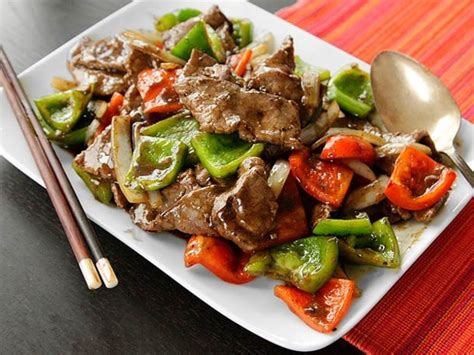 Transfer the beef onto a plate. Chinese Pepper Steak (Stir-Fried Beef with Onions, Peppers ...