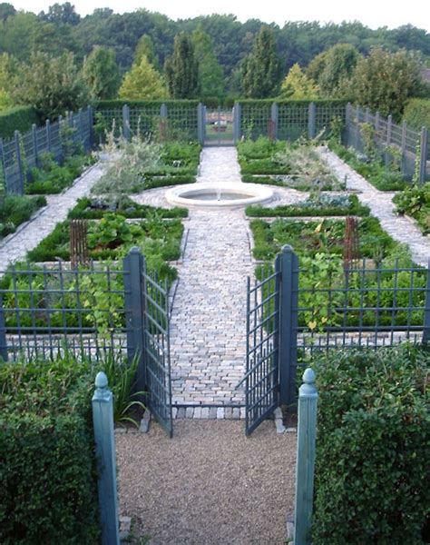 See more ideas about raised garden, garden beds, raised beds. The Garden Designer Is In: A Deer-Proof Edible Garden ...