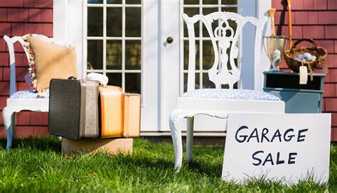 Top 10 Must Grab Items At Every Garage Sale