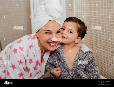 Mother Son Cuddle Towel Hi Res Stock Photography And Images Alamy