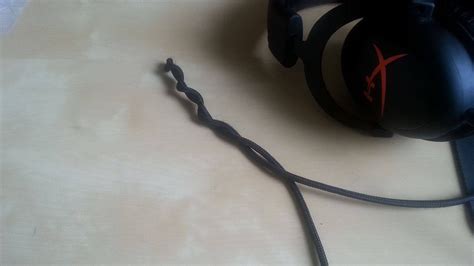 How To Keep Phone Cord From Twisting How To Keep Your Headphones From