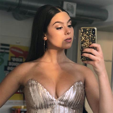 Sexy Kira Kosarin Boobs Pictures Will Make You Think Dirty Thoughts