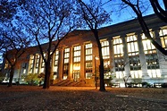 File:Harvard Law School Library in Langdell Hall at night.jpg ...