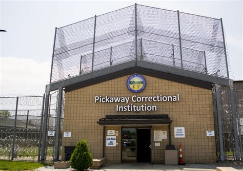 Why Did 77 Ohio Inmates Die Of Covid 19 But Just 10 Pennsylvania