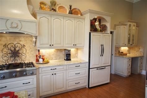 Clay and his entire staff are professional, helpful, and knowledgeable when making decisions on cabinets. Custom kitchen cabinets Naples Fl. - Traditional - Kitchen ...