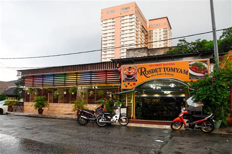 Ini antara 10 kedai makan terkini di bandar baru bangi yang kau orang boleh cuba nikmati bersama keluarga. Restoran Rosdet Tomyam @ Kampung Baru, KL