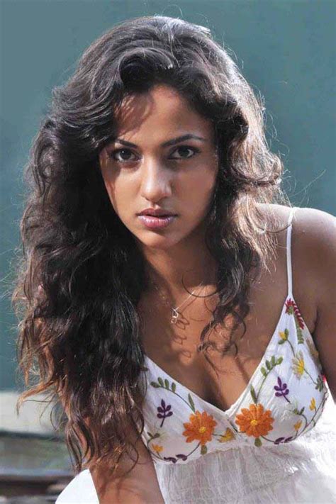 Sexy Sri Lankan Actress And Models Udari Warnakulasooriya New
