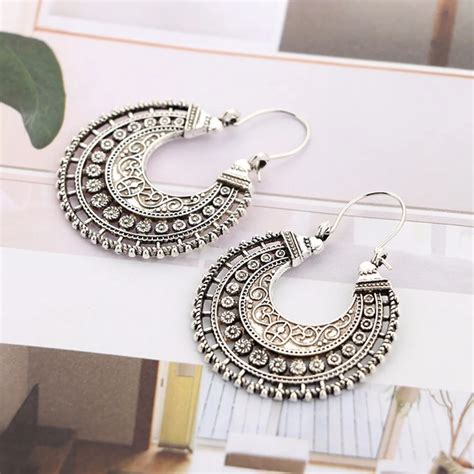 Shellhard Fashion Carved Flower Earring Jewelry Boho Ethnic Tibetan