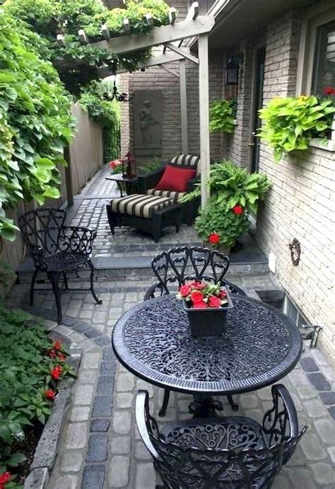 15 Small Courtyard Garden With Seating Area Design Ideas Small