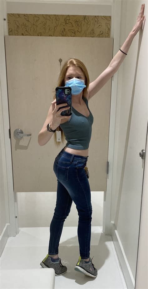 sierra ky on twitter i got a new crop rt if you wanna fuck me and my long ass arms 👌🏻🤪