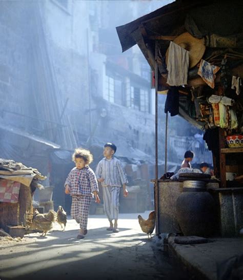 Inspiring Rare Color Photographs From Master Photographer Fan Ho