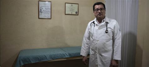 El doctor que cura las heridas de la crisis política de Nicaragua Teletica