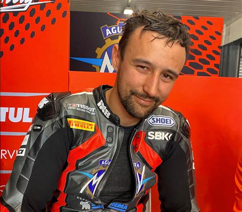 Er tritt für prüstelgp an. Racing - Shoei® Europe