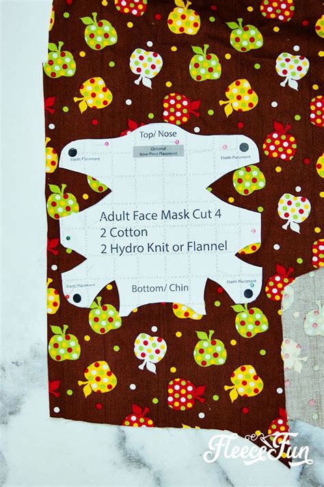 Includes optional nose wire and optional filter pocket. Fitted Face Mask DIY (Sizes Child to Adult) Free Pattern ♥ Fleece Fun