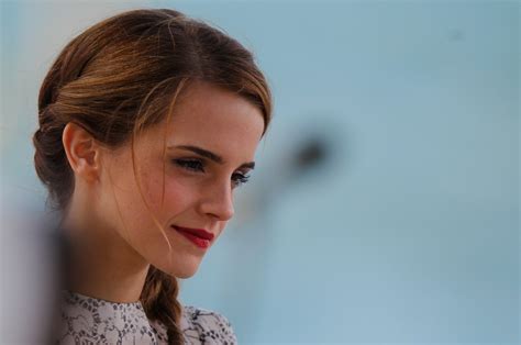 2560x1700 Emma Watson 5 Chromebook Pixel Hd 4k Wallpapers Images