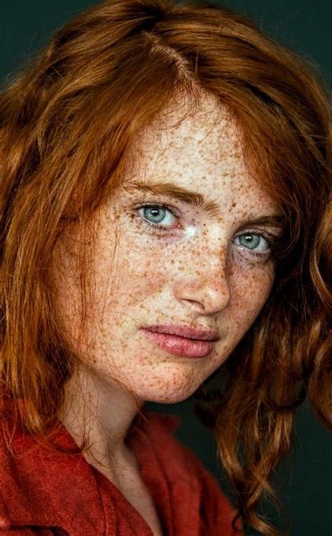 Pin By Puma Gold On Pecosas Red Hair Green Eyes Red Hair Freckles Beautiful Freckles