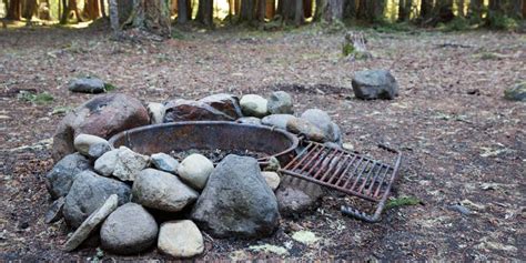 How To Build A Campfire — Très Elite