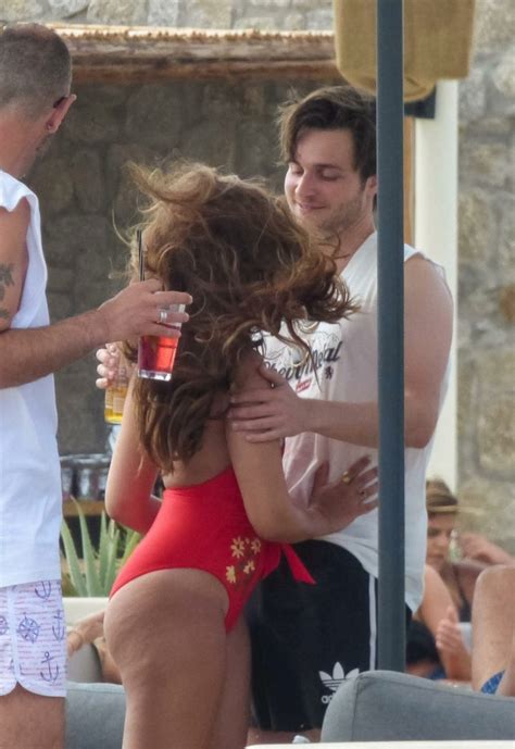 Jade Thirlwall Butt Thefappening