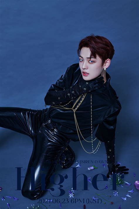 11 Male K Pop Idols Who Have Blessed Our Eyes With This Alluring Kneeling Pose Kpopmap