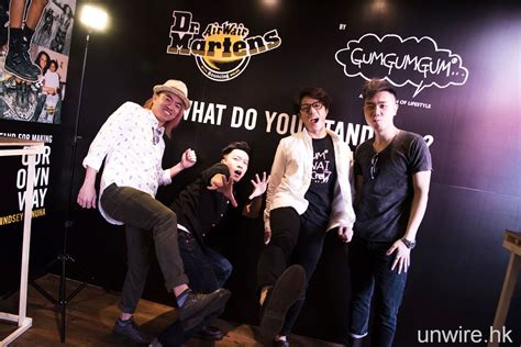Can4 si6 san1), lead guitarist martin (梁燿鵬; UNWIRE 專訪人氣樂隊 Supper Moment ：從《話別空氣》的《小伙子》走 ...