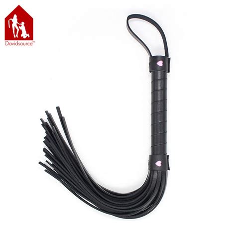 Davidsource Heart Pattern Black Leather Whip With Hand Strap Flogging