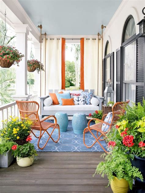19 Things You Should Put On Your Front Porch House With Porch Patio