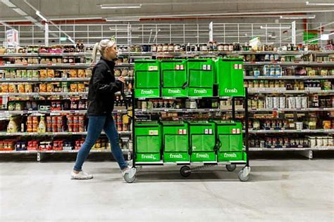 The store opened at 8 a.m., and curious customers were there to take a look at the city's latest grocery store addition and to test the dash carts that. AmazonFresh is Not Dead, New Service Launched in Munich ...