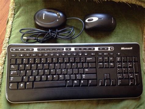 Microsoft Wireless Keyboard 1000 Model 1356 Optical Mouse 2000 1067