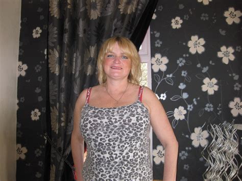 Ssuuee 46 From Glasgow Is A Local Granny Looking For Casual Sex