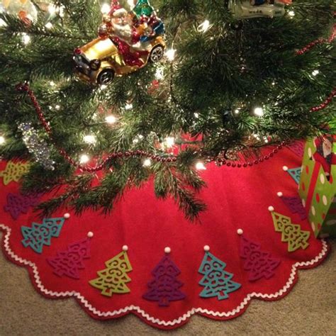 35 DIY Christmas Tree Skirt Ideas 2022